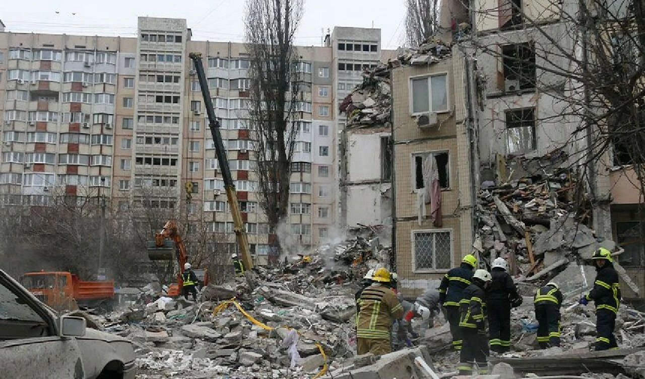 Rusya, Odessa'da apartmanı vurdu: Çok sayıda ölü ve yaralı var - 2. Resim