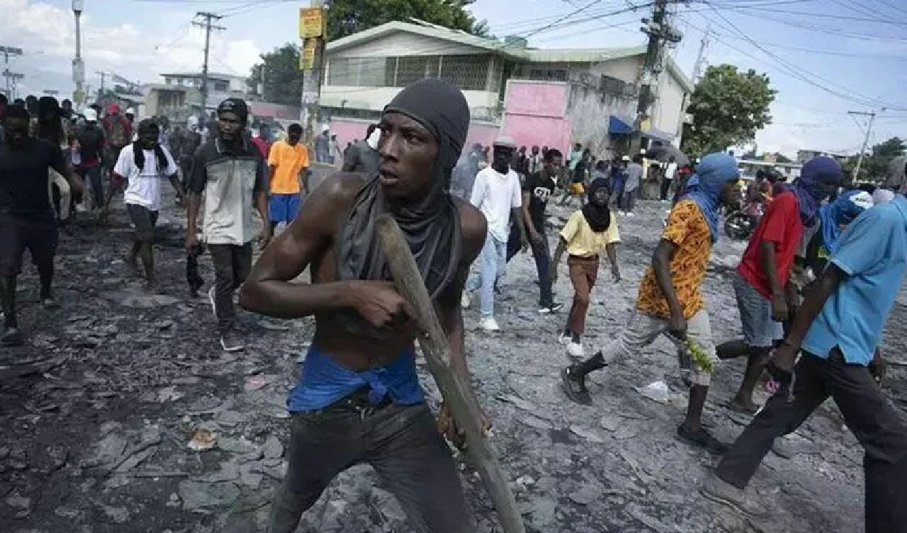 Çeteler yüzlerce tutukluyu serbest bıraktı! Ülkede 'Barbekü' isyanı