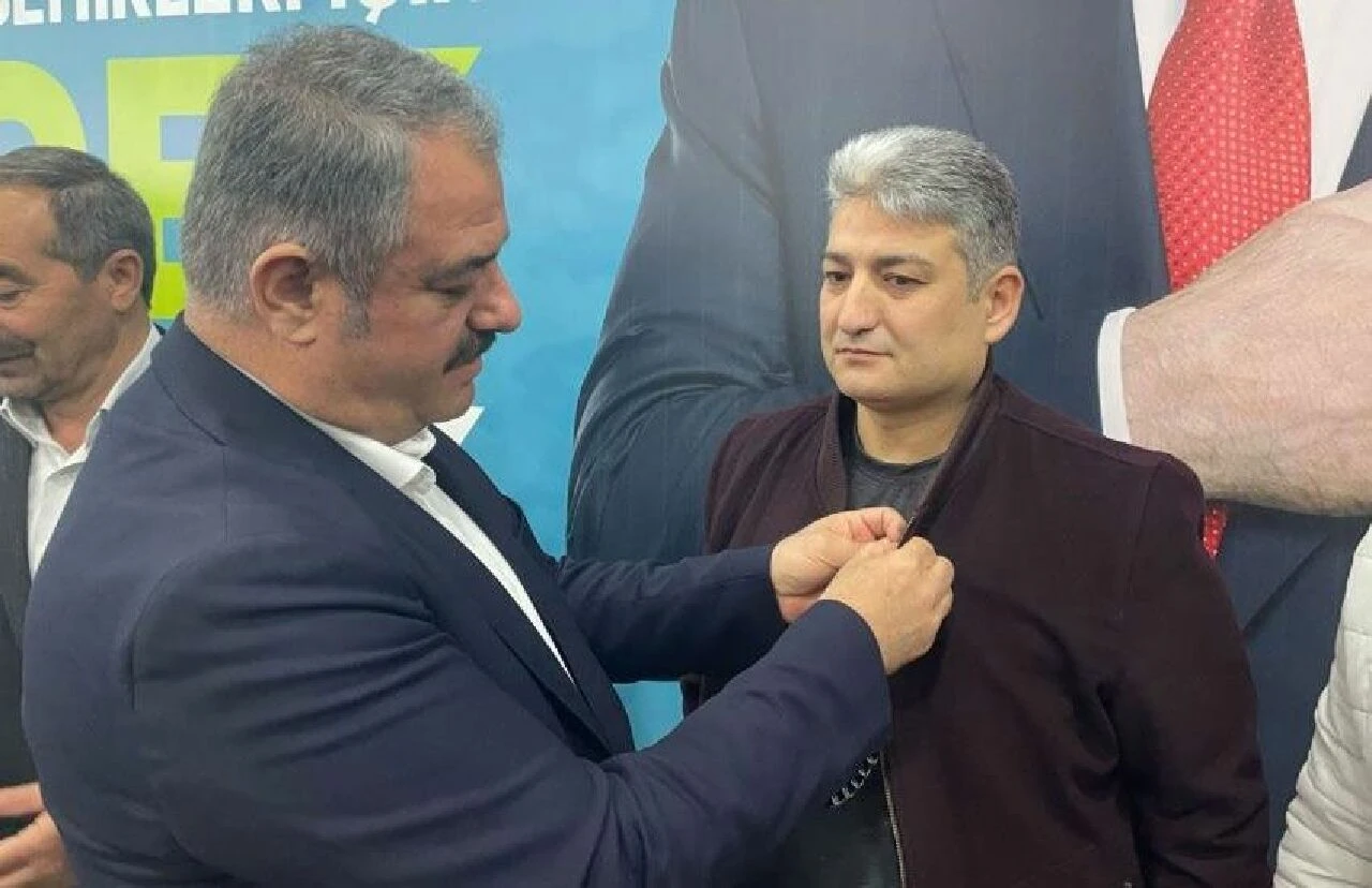 Diyarbakır DEVA Partisi’nde deprem: Başkan ve üyeleri AK Parti’ye katıldı - 1. Resim