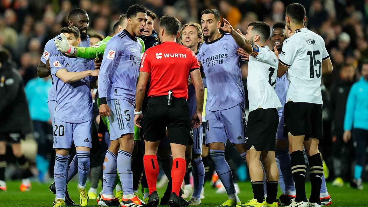 İnanılmaz maç sonu! Real Madrid&#039;in son saniye golü sayılmadı, saha bir anda karıştı! Arda Güler ise...