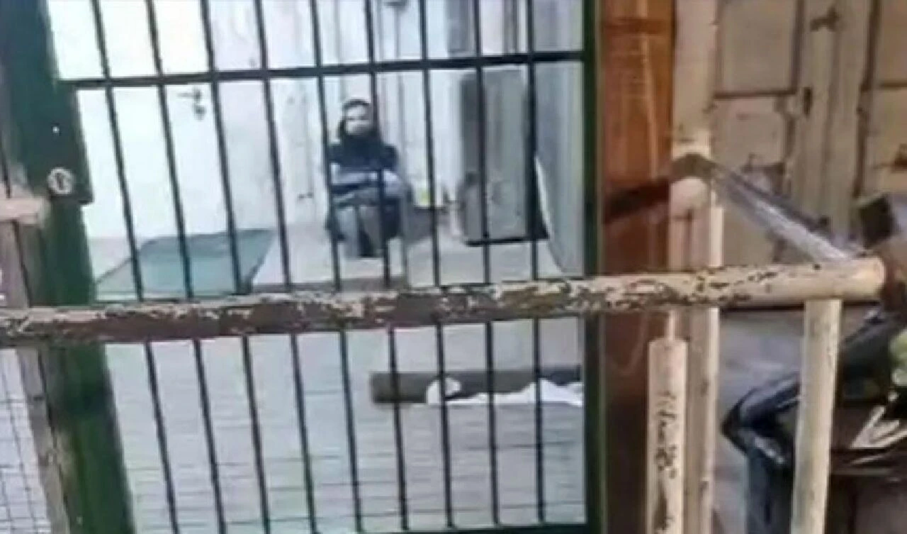 İsrail'de cezaevlerinde yer kalmadı! Filistinlileri kafes gibi hücrelere koydular