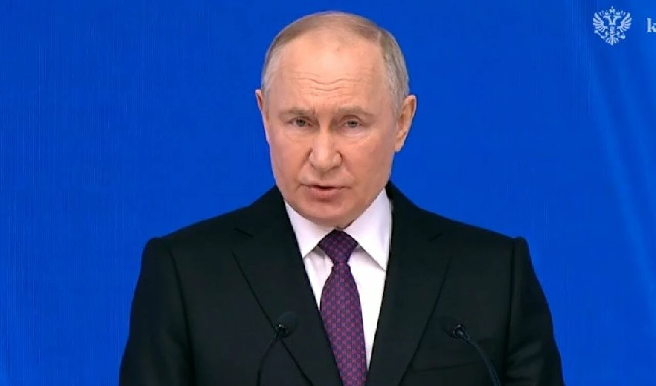 İstemsiz hareketleri Putin'i ele verdi! 2 saat boyunca kendine engel olamadı - 2. Resim