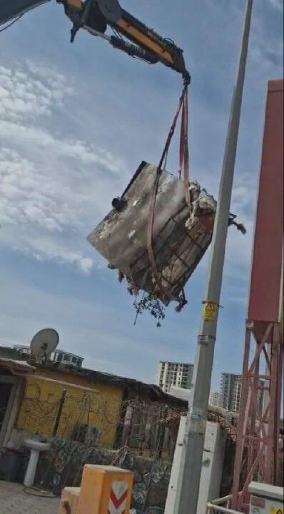 Vinç kiralayıp 150 bin liralık fırınını çıkarmak istedi, bir anda olan oldu!