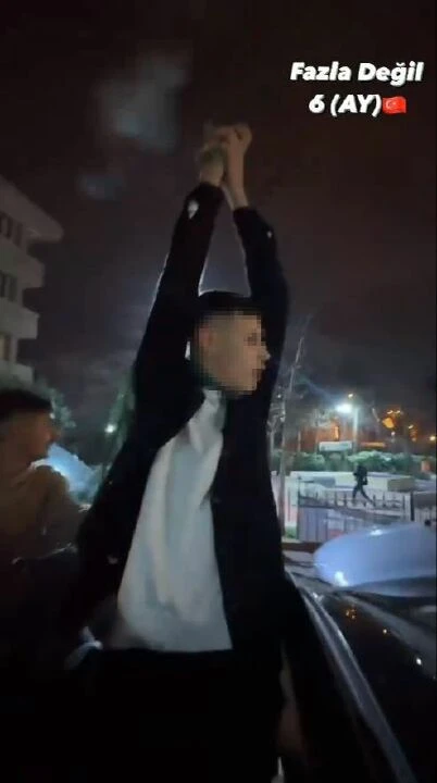 Asker adayı elinde silahla dehşet saçtı! O anları umursamadan yayınladı - 2. Resim