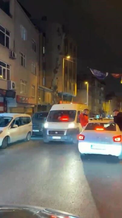 Asker adayı elinde silahla dehşet saçtı! O anları umursamadan yayınladı - 1. Resim