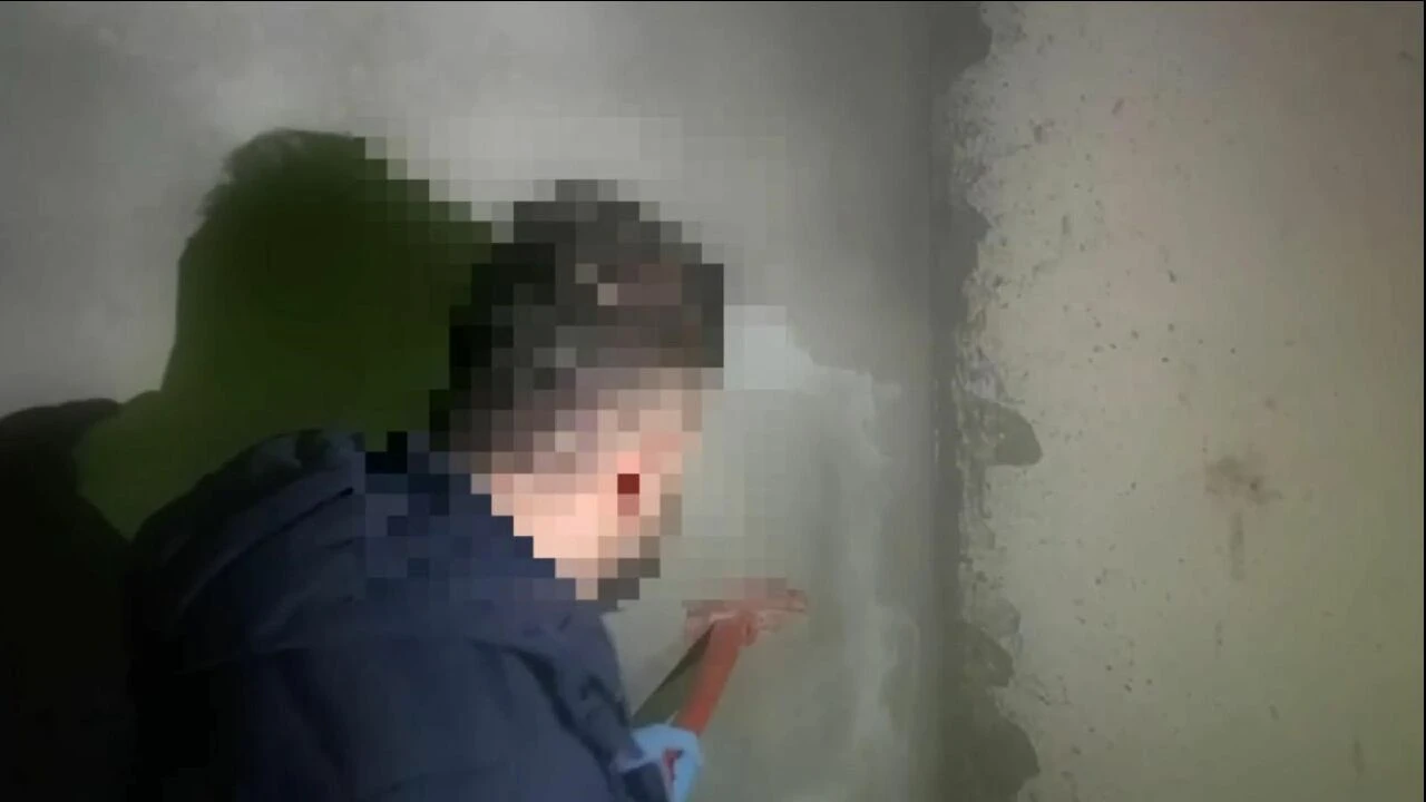 Batman'da polis ekipleri balyozla vurdukça fırladı! Binlerce saklamışlar!