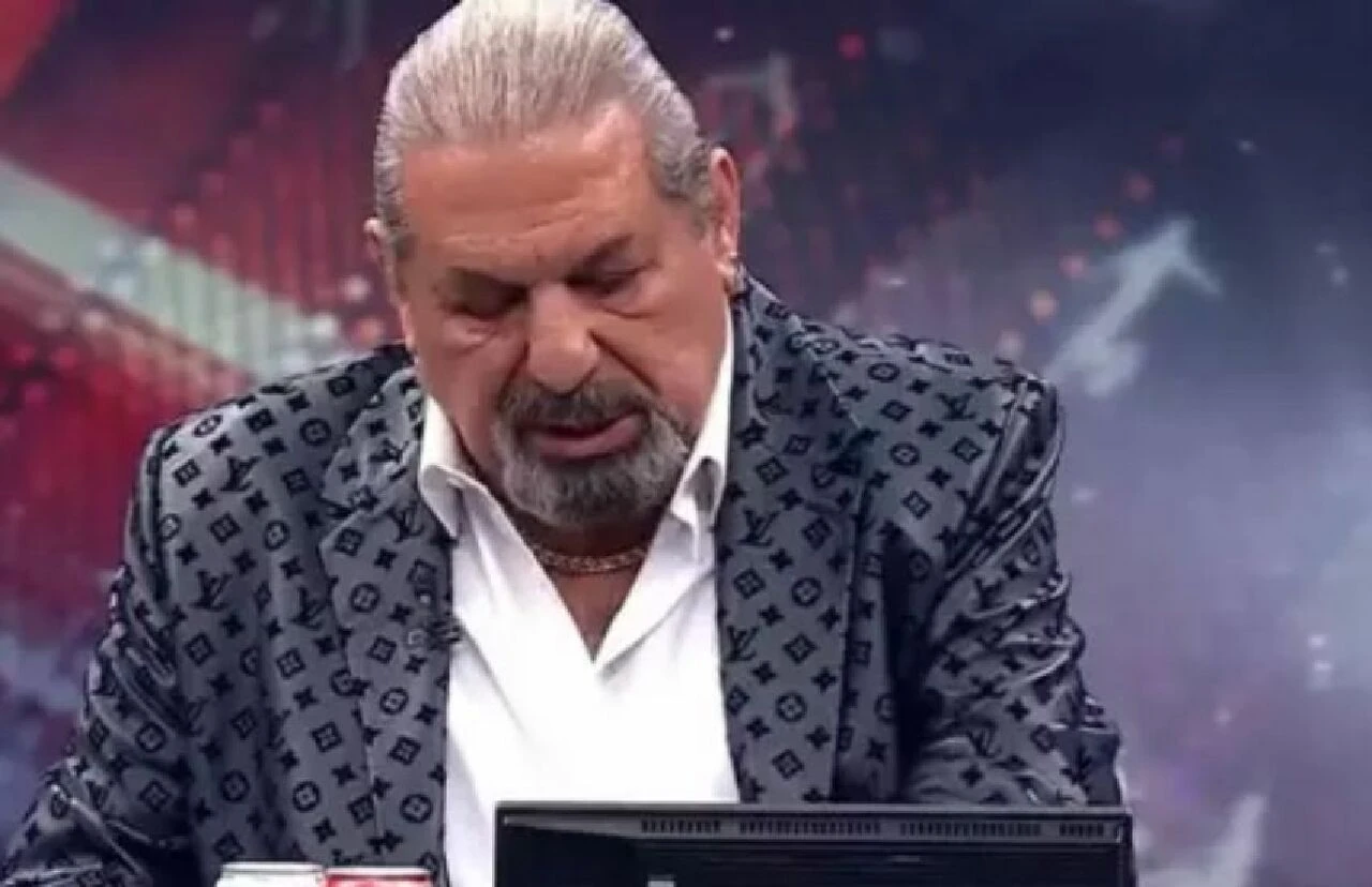 Derbi yorumu yerine ceketi gündem oldu! Erman Toroğlu sosyal medyayı kasıp kavurdu - 1. Resim