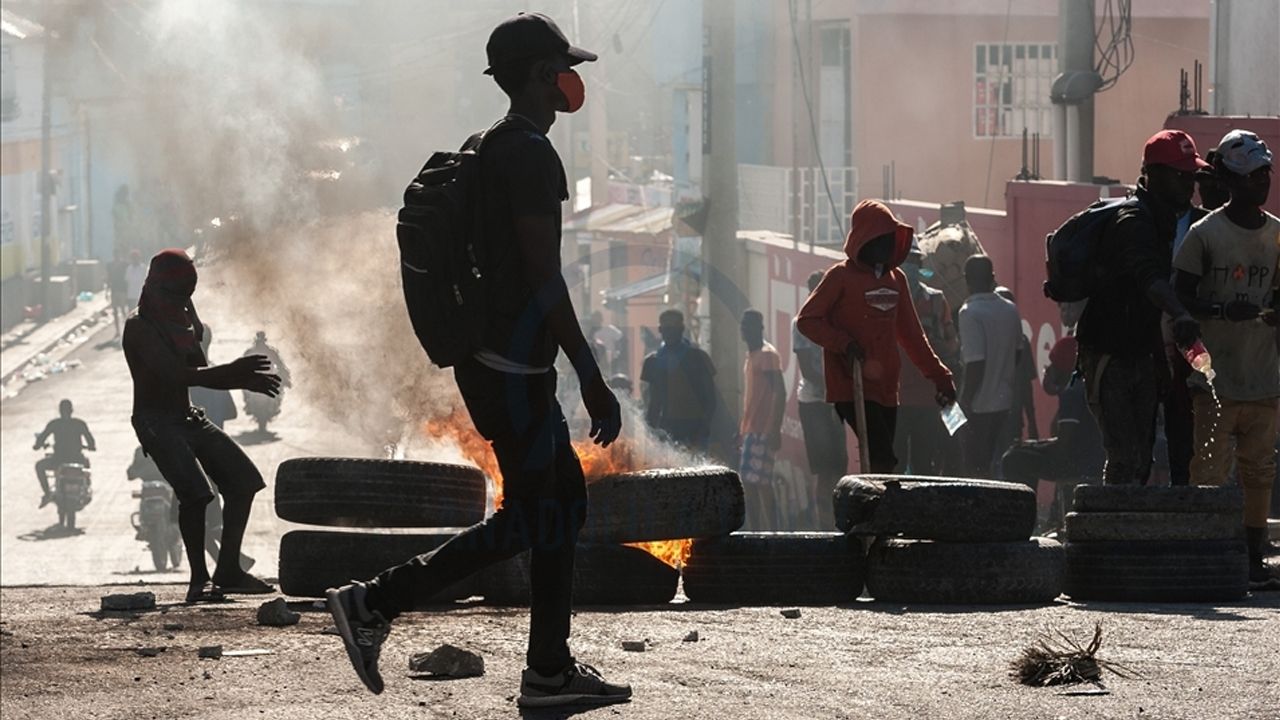 Haiti&#039;de hapishaneye çete baskını: 3 bin 600 mahkum kaçtı!