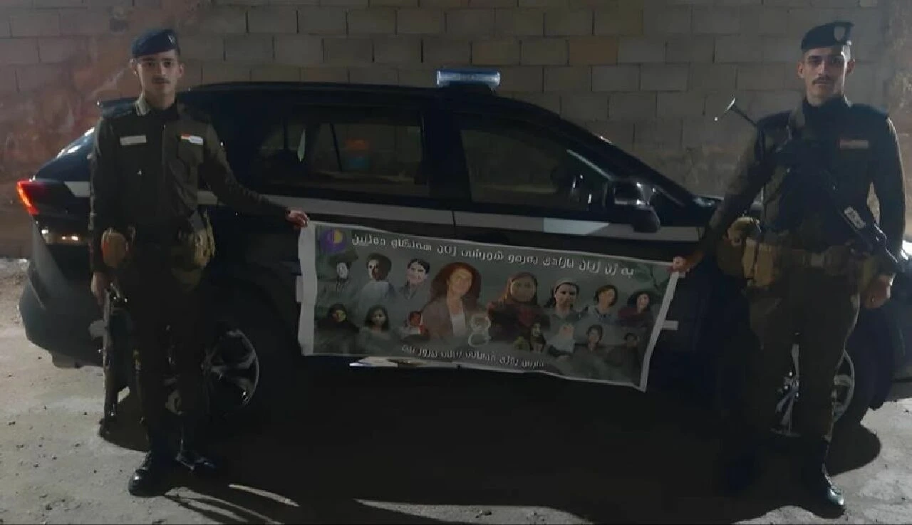 Kerkük'te çirkin provokasyon! PKK'lı teröristlerin pankartını astılar