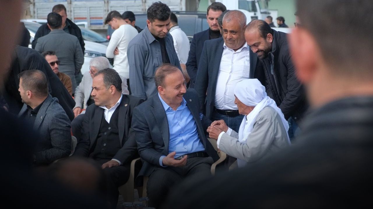 AK Parti Mardin Başkan Adayı Abdullah Erin, Artuklu&#039;da esnaf ve vatandaşları ziyaret etti