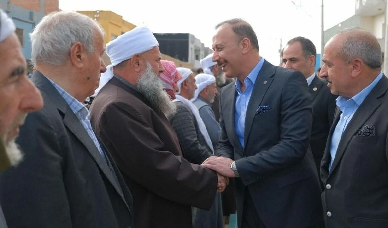 AK Parti Mardin Başkan Adayı Abdullah Erin, Artuklu'da esnaf ve vatandaşları ziyaret etti