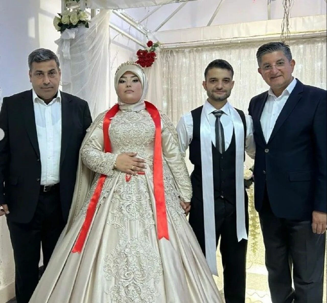 Cumhur İttifakı adayı ve CHP adayı nişanda buluştu, çiftetelli oynadı