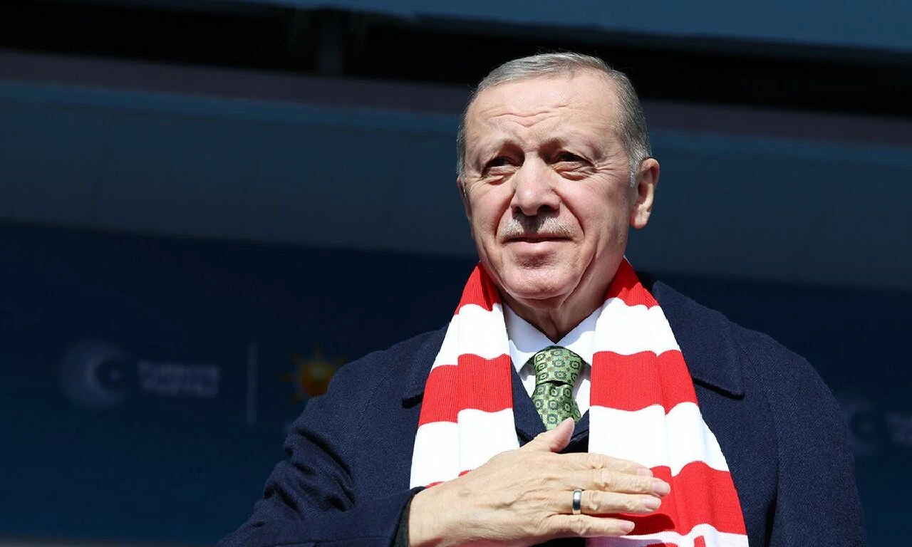 Cumhurbaşkanı Erdoğan'dan Özel'e bedelli askerlik tepkisi: Patavatsızlıktan öte...