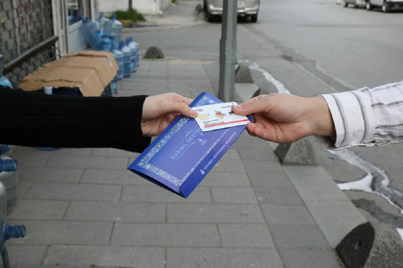 İBB’den Ramazan yardımı! İhtiyaç sahiplerine nakit desteği, gıda kolisi ve alışveriş kartı verilecek - 2. Resim