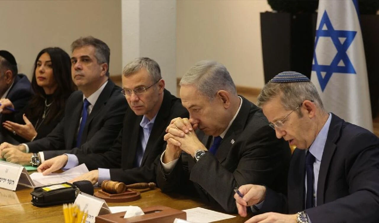 İsrail hükümeti çatırdıyor! Netanyahu sığınacak bahane arıyor - 1. Resim