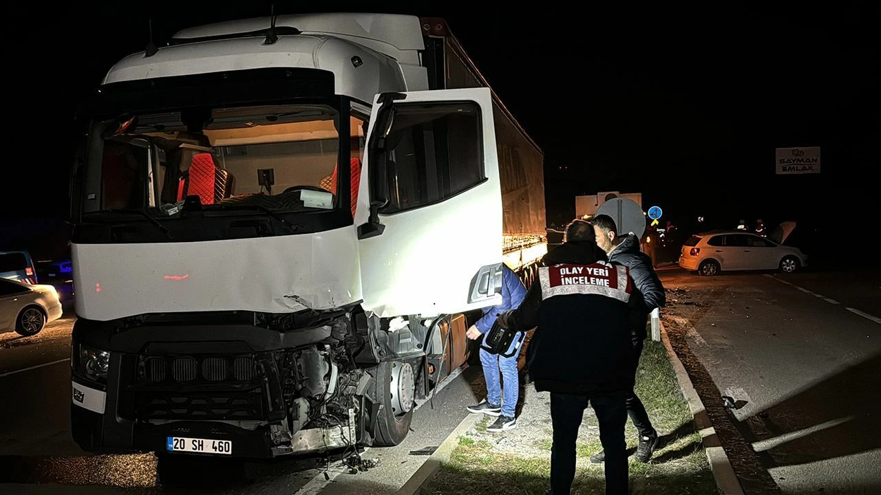 Kütahya'da tır ile otomobil birbirine girdi! 1 ölü, 1 yaralı 