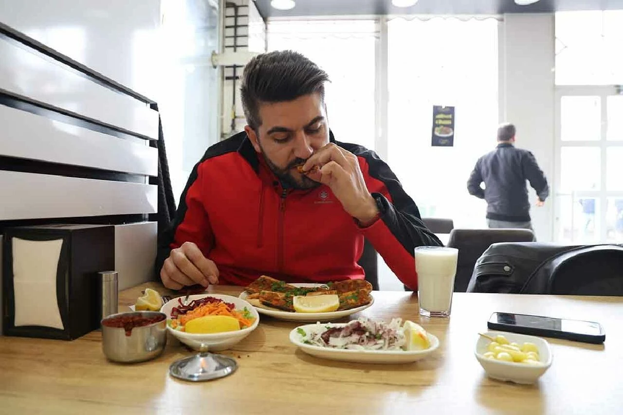 Yunanistan şimdi de etli ekmeğe göz koydu! Ustalar meydan okudu