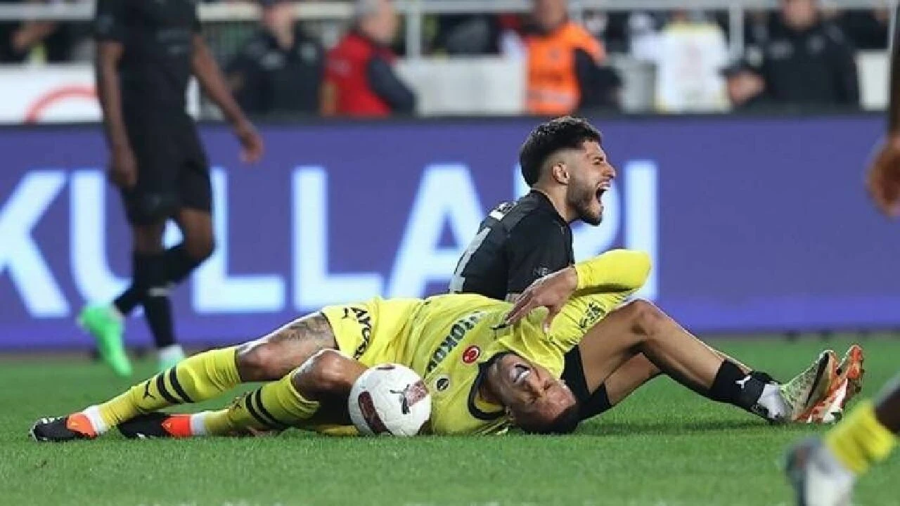 Avrupa maçı öncesi Fenerbahçe'ye sakatlık şoku! Yırtık tespit edildi  - 1. Resim