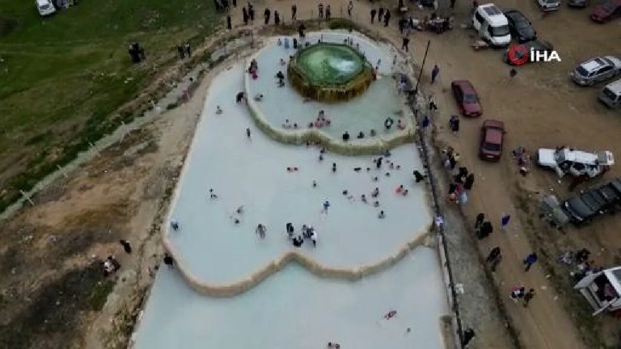 Burası Pamukkale değil! Maden suyu ararken bulundu: Şifa bulmak için akın akın geliyorlar