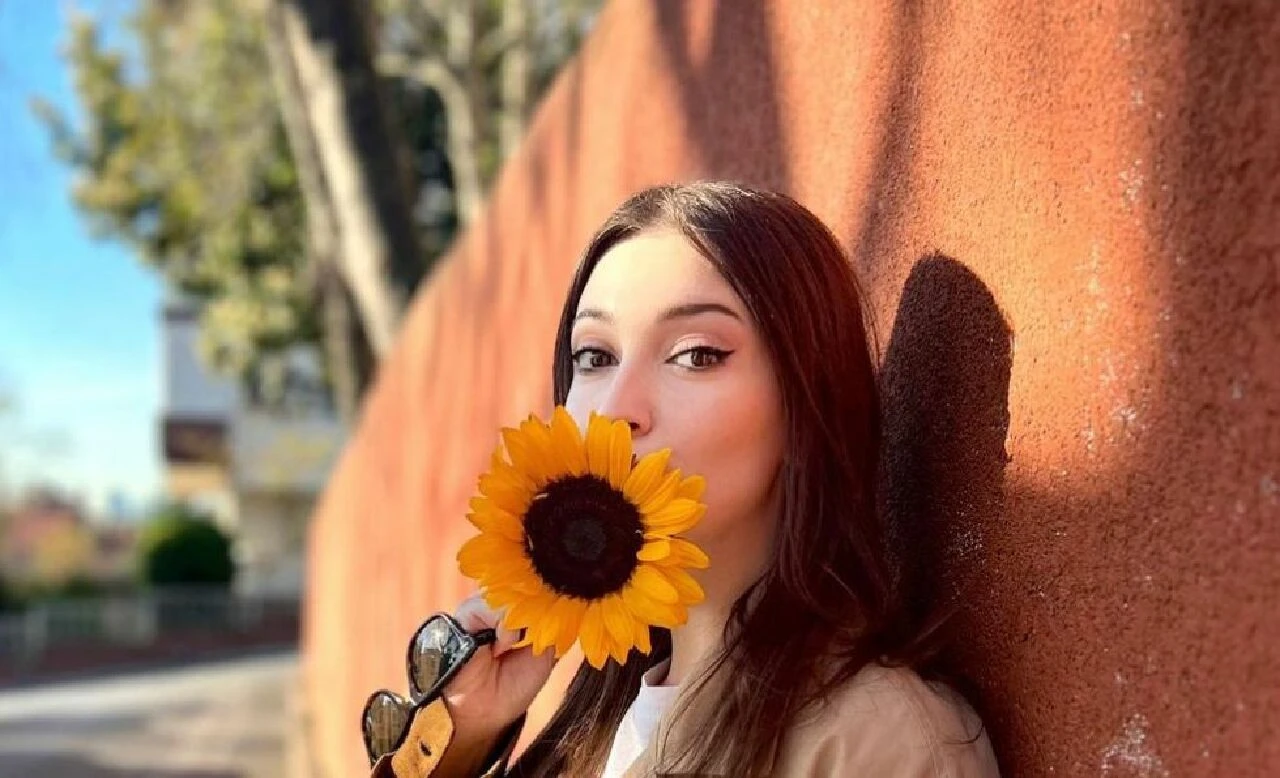 Cemre Gümeli'nin hayatı ve biyografisi - 1. Resim