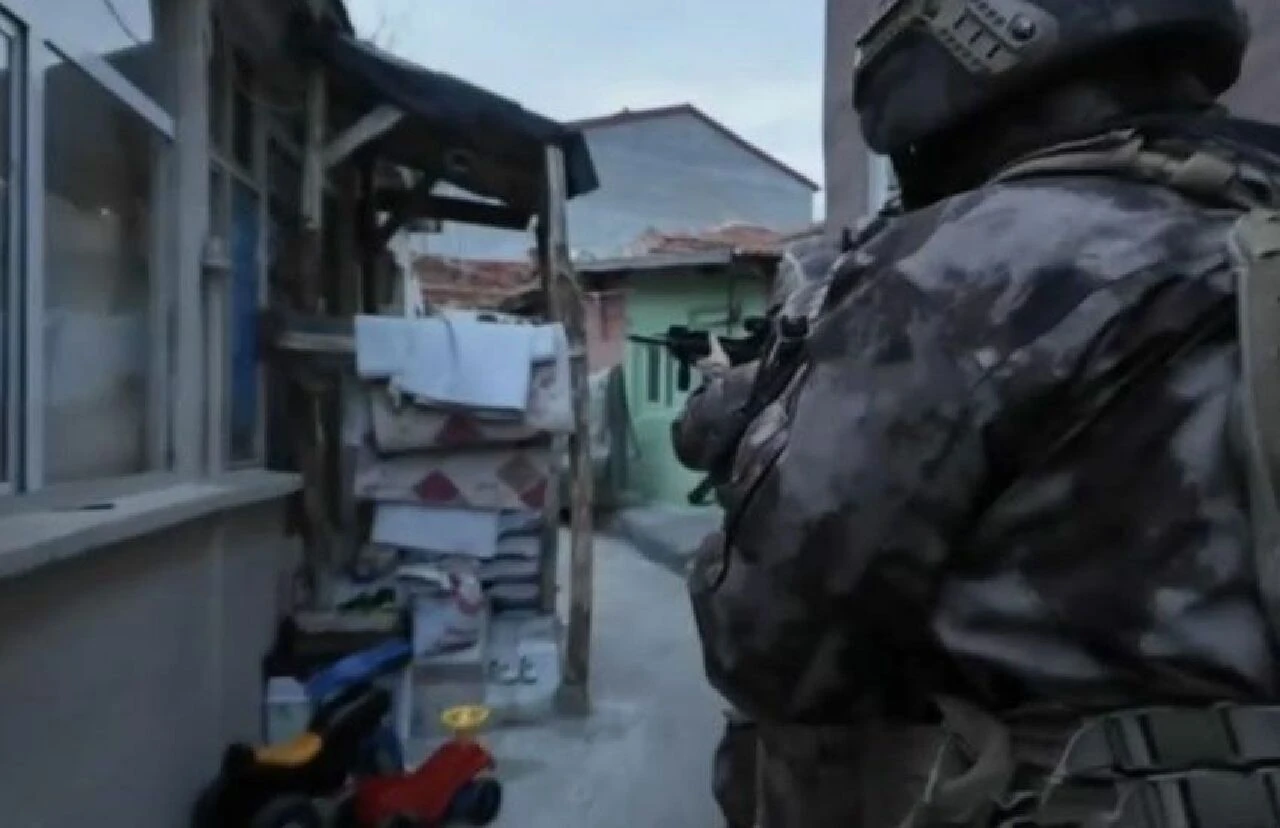 Kırklareli'nde uyuşturucu operasyonu: 46 kişi gözaltında! - 2. Resim