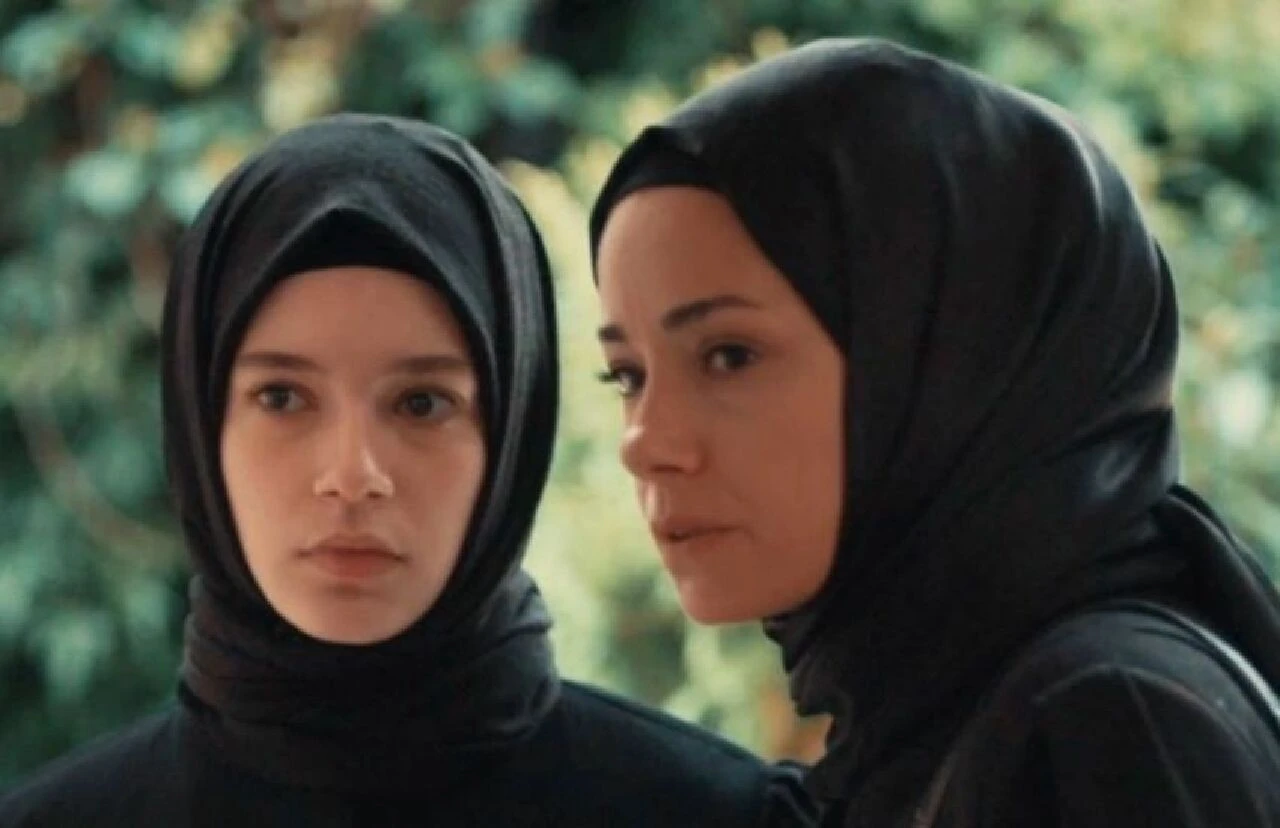 Kızıl Goncalar'ın kadrosuna Yasak Elma'nın oyuncusu dahil oldu - 2. Resim