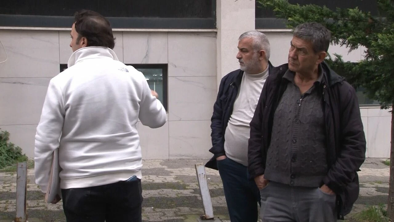 Mahalleli şok üstüne şok yaşadı! Çözümü pankart asmakta buldular... - 2. Resim