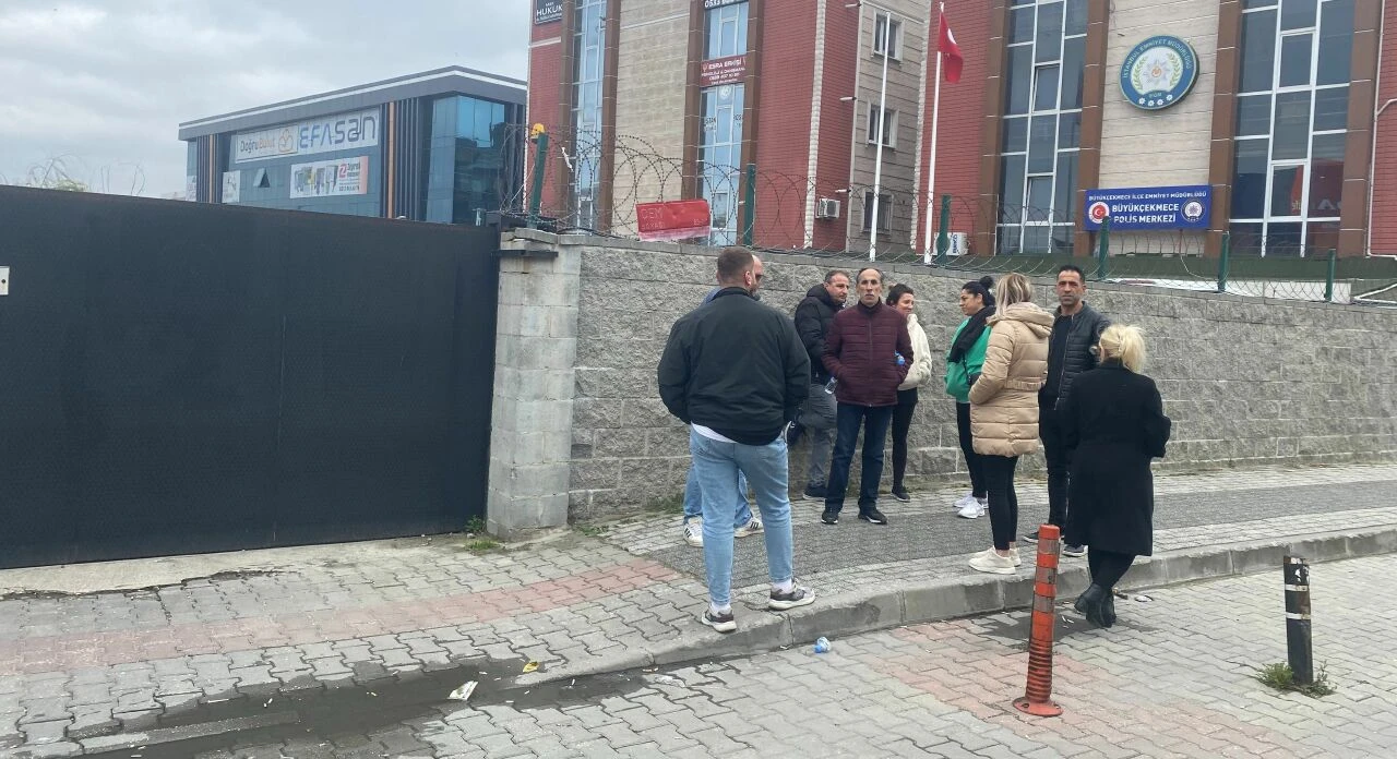 Okul müdürü önce çocuğu sonra velisini darp etti! Öğretmenler linç etti