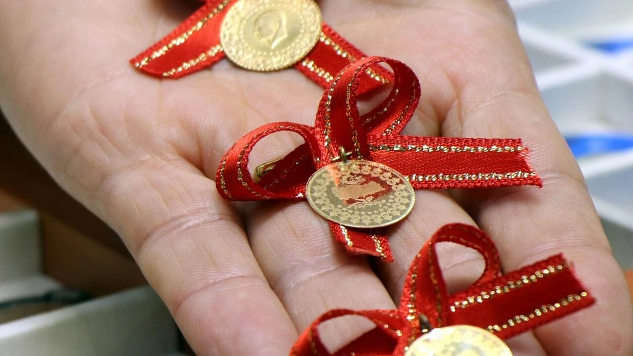 Altında rekor üstüne rekor! Gram direncini kırdı, çeyrek altın 4000 TL’ye dayandı