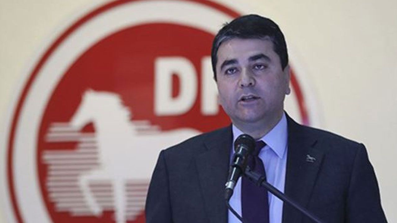 Demokrat Parti&#039;de üst düzey istifa!