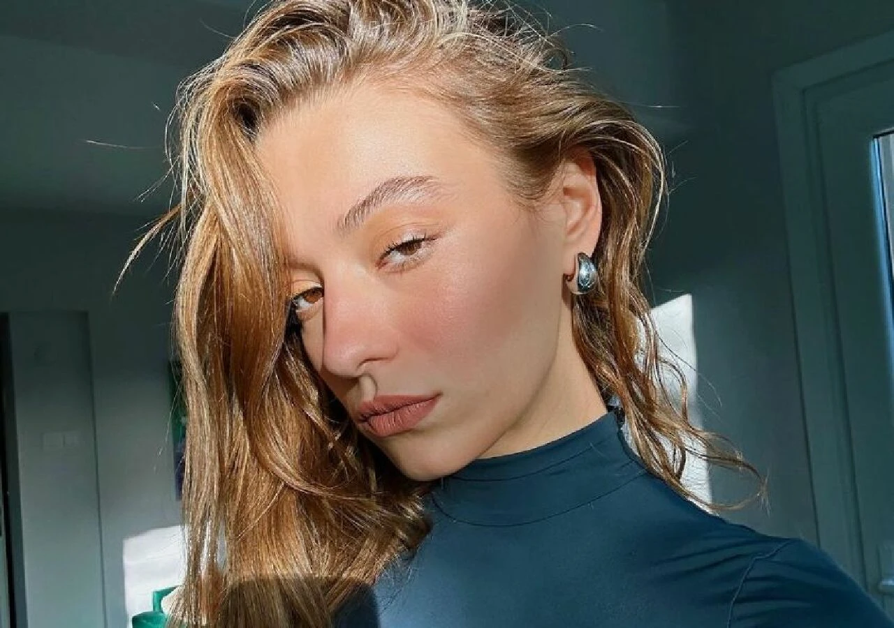 Gaddar dizisinin Aydan rolünü Sümeyye Aydoğan oynuyor