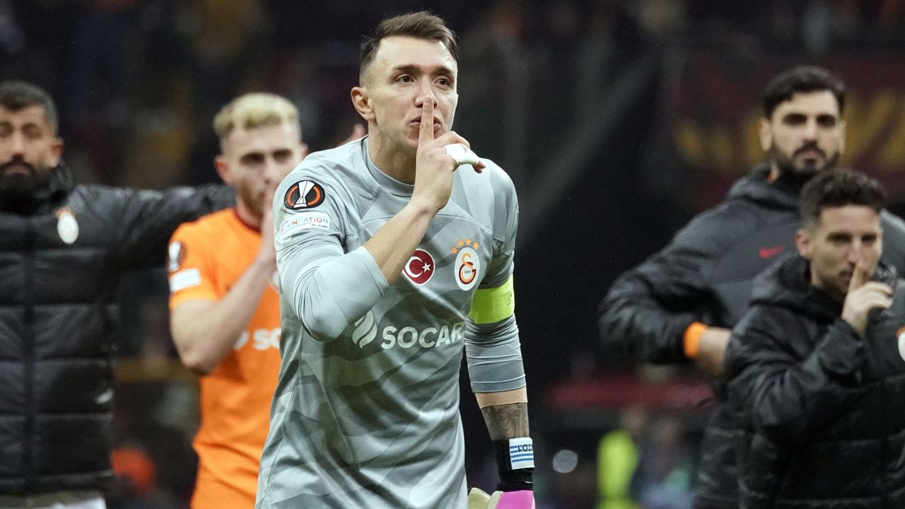 Galatasaray efsanesi Muslera, Süper Lig&#039;de 400. maçına çıkıyor!