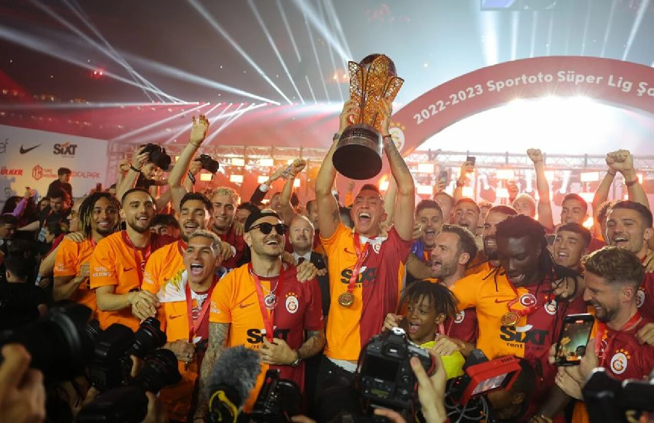 Galatasaray efsanesi Muslera, Süper Lig'de 400. maçına çıkıyor!