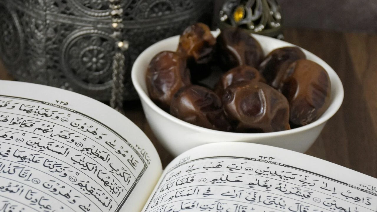 Hangi durumlarda oruç bozulur? Diş fırçalamak, kan vermek, banyo yapmak... - 2. Resim