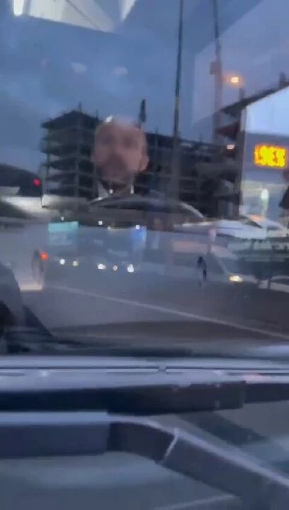 İETT şoförü hem çarptı hem de inen kişiyi ezmeye çalıştı