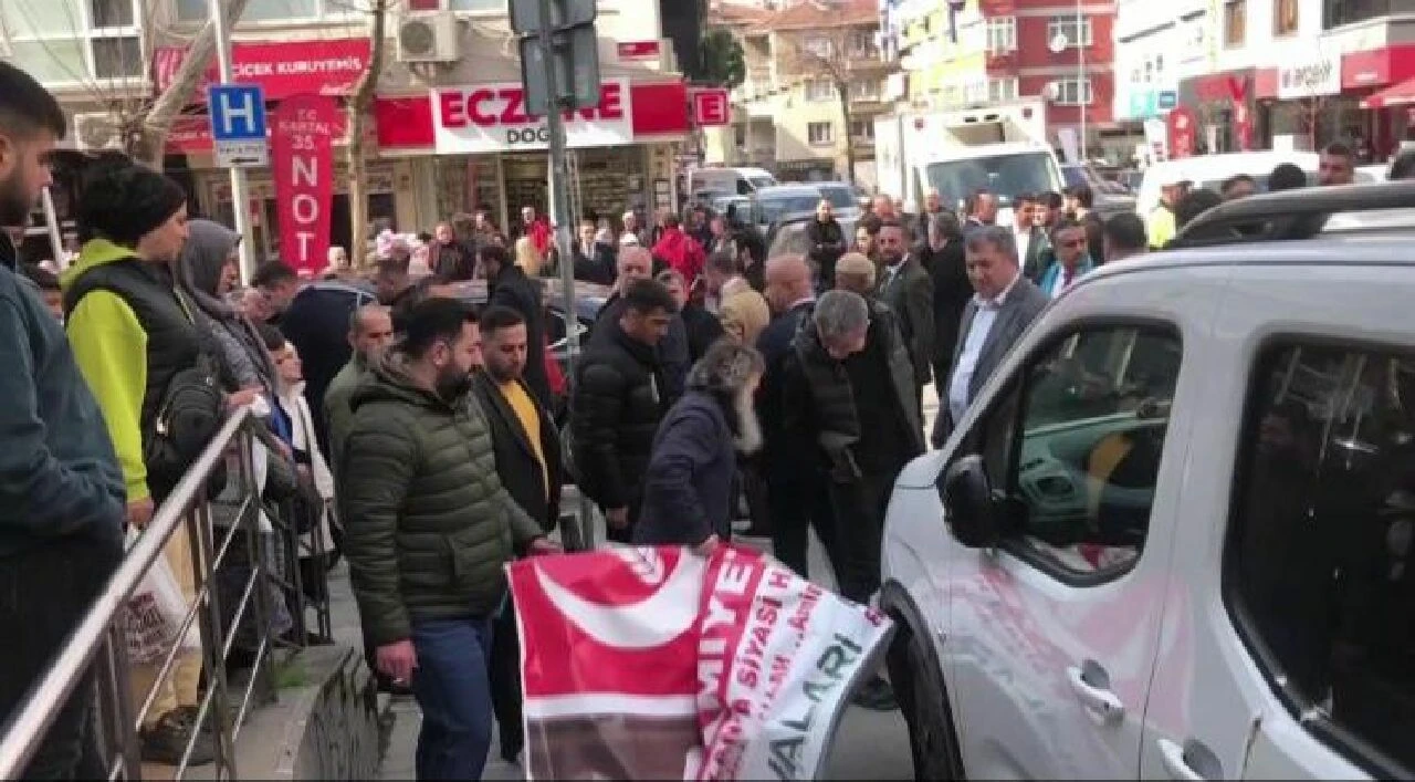 İYİ Partiler ile Yeniden Refah partililer birbirine girdi - 1. Resim