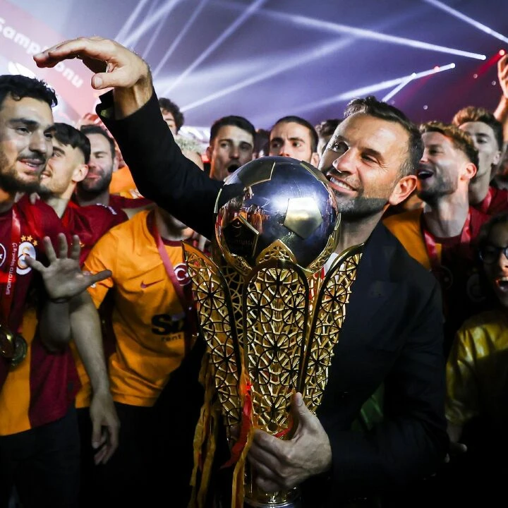 Okan Buruk, gözünü şimdi de Lucescu'nun rekoruna dikti! Tarihe geçecek