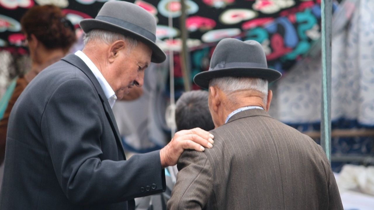 Ramazan ayına özel emeklilere destek! Erzak paketi hazırlandı, 2 taksitte ödenecek