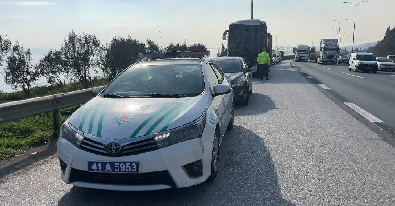 TEM’de zincirleme kaza: 1’i ağır 9 yaralı