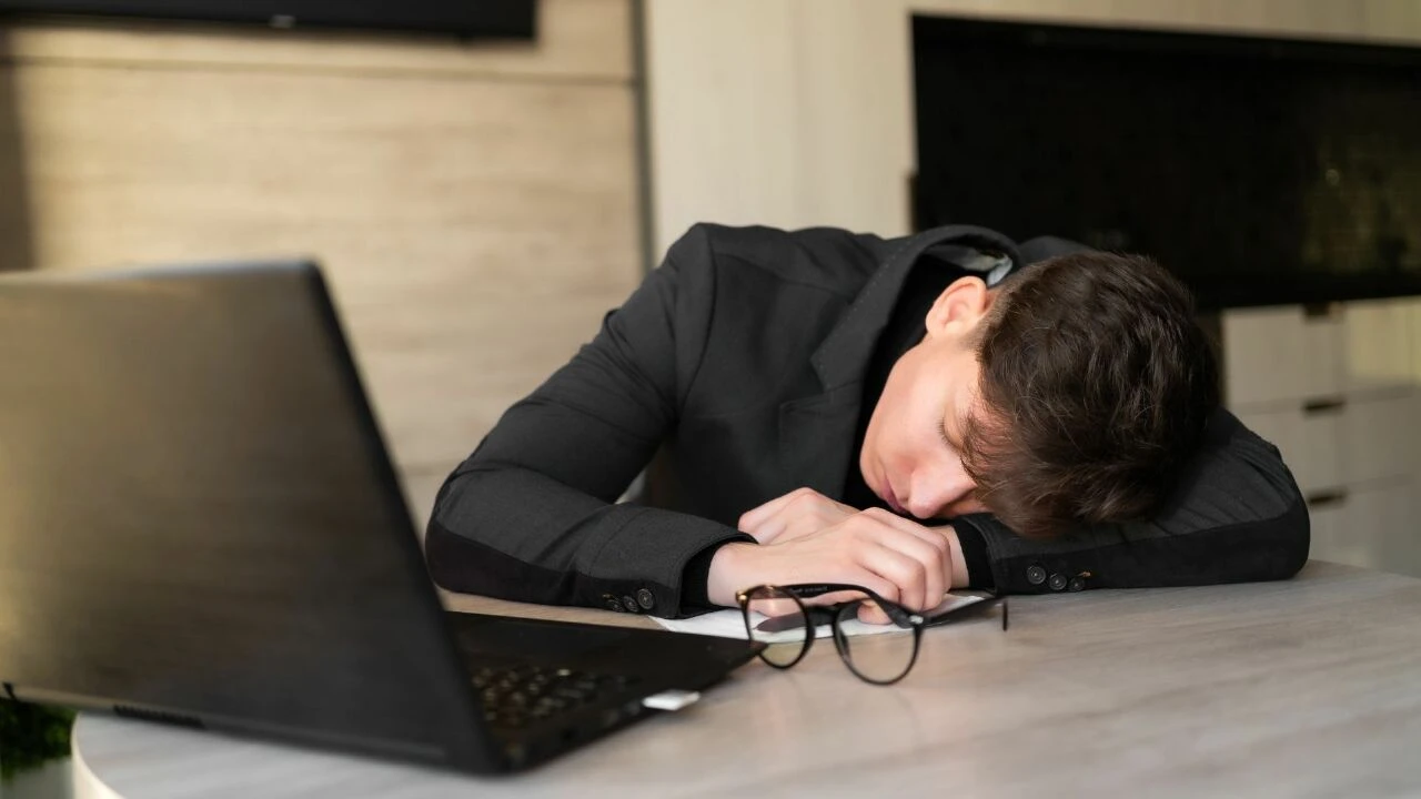 Herkesin merak ettiği o soruyu ünlü ilahiyatçı açıkladı! Uyuyarak tutulan oruç kabul olur mu?