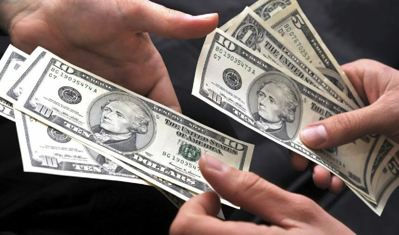 Dolar, euro, sterlin... Kurlar yüksekten uçuyor, işte son durum