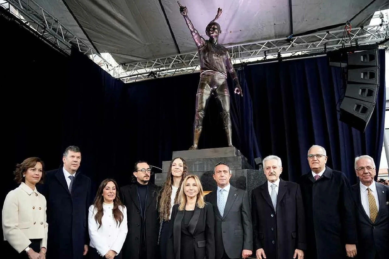 Eda Erdem'e söylenen söz Ali Koç'u şoka uğrattı! - 1. Resim