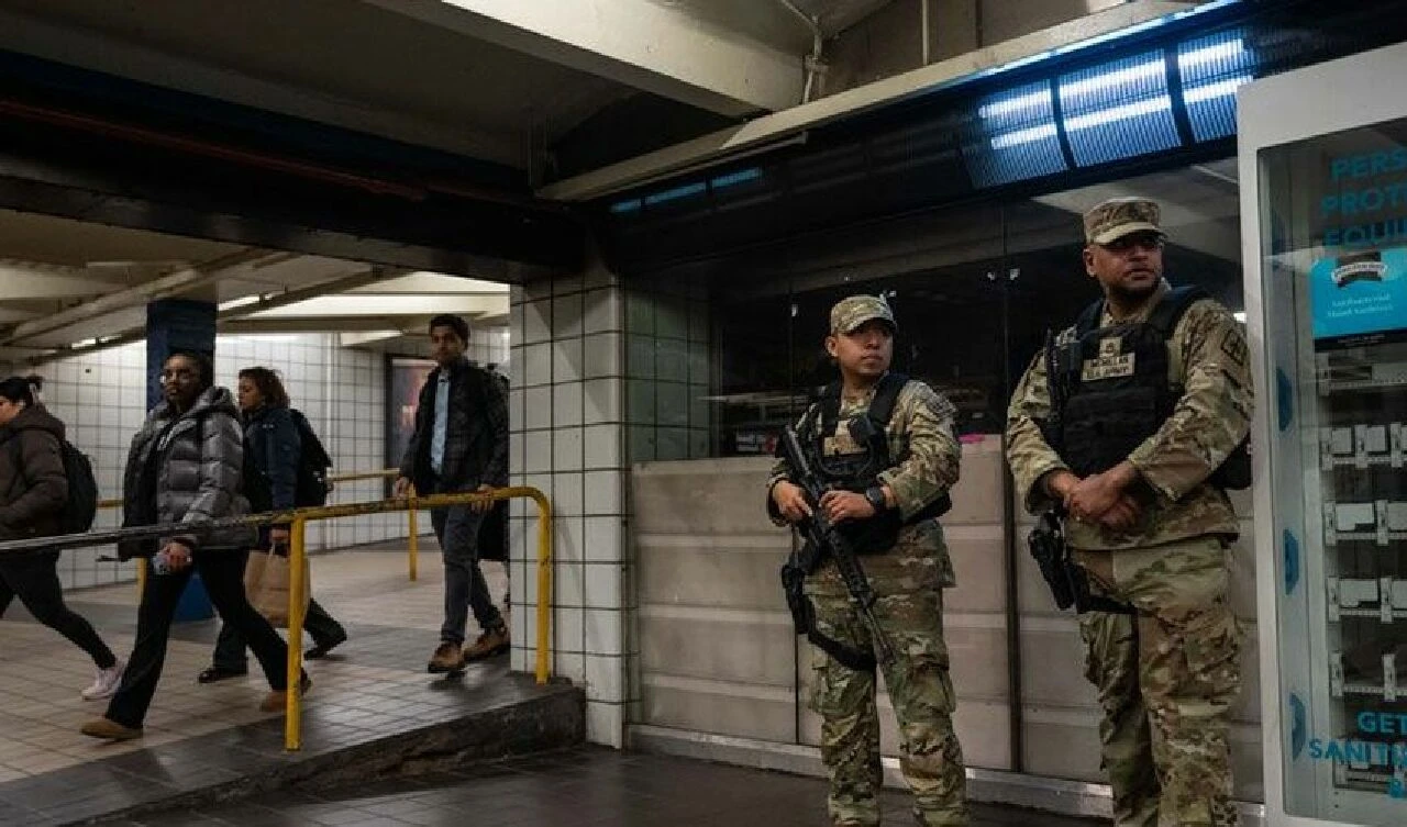 Polis yetmedi New York metrolarını asker korumaya başladı
