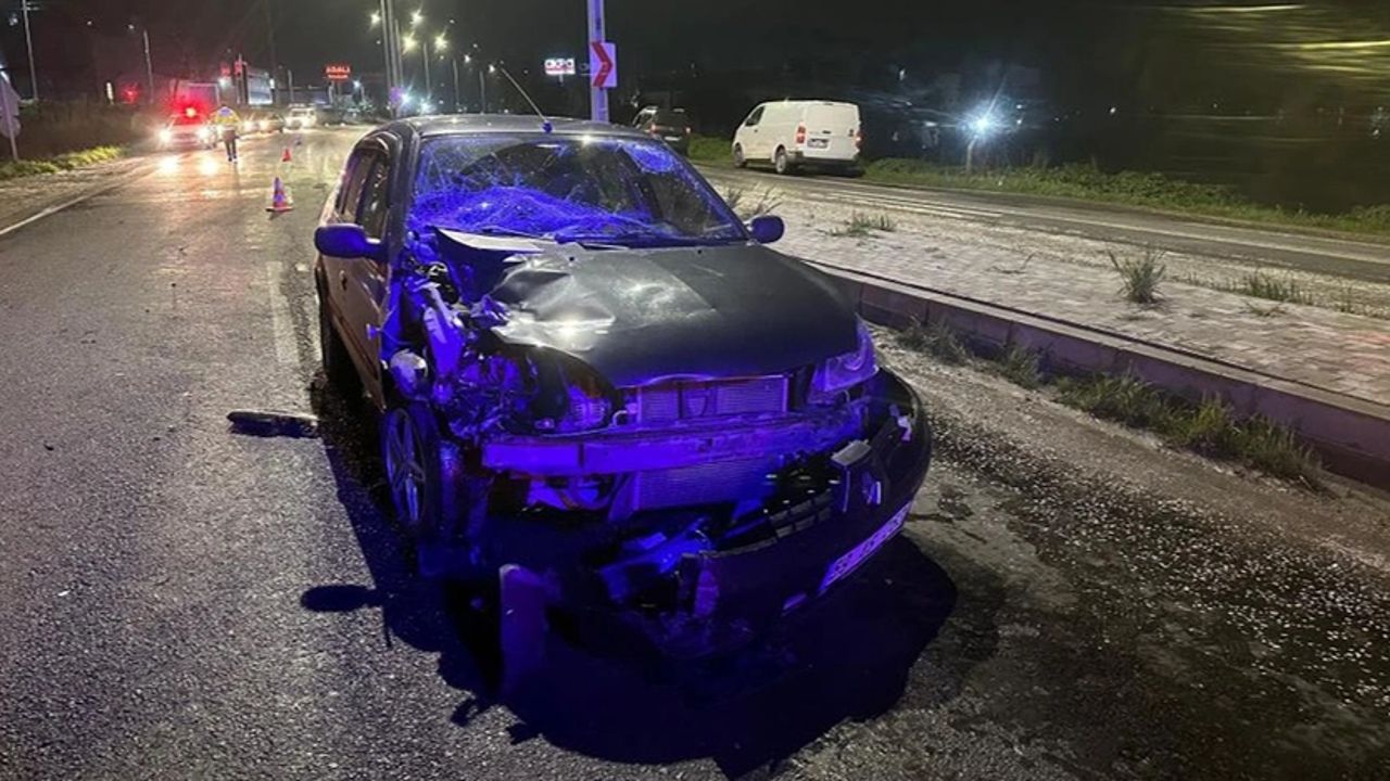 Tekirdağ&#039;da otomobille tır çarpıştı: 2 yaralı