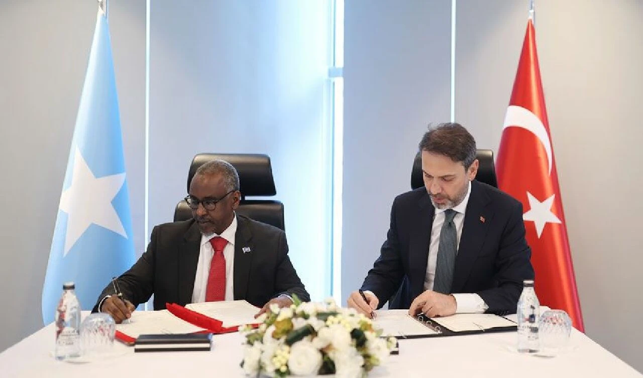 Türkiye'den Somali çıkarması! İmzalar atıldı, doğal gaz ve petrolde iş birliği - 1. Resim