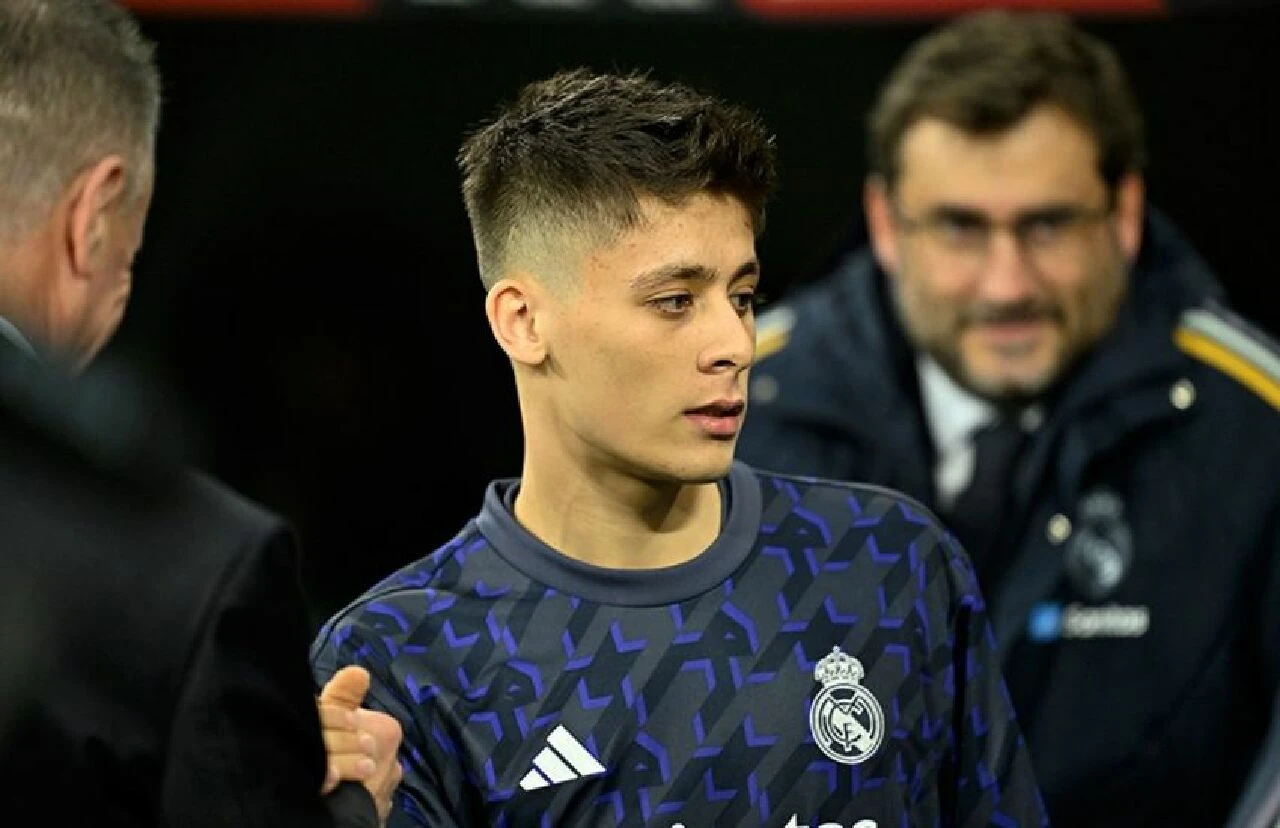 Bellingham’dan Arda Güler’e fırsat! Ancelotti Arda Güler ile özel toplantı yaptı - 1. Resim