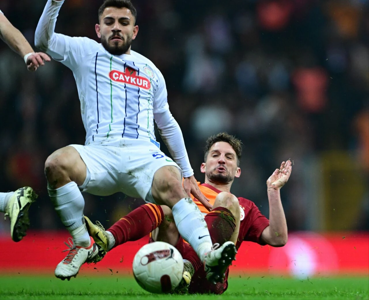 Çaykur Rizesporlu futbolcu Mithat Pala ameliyat edilecek