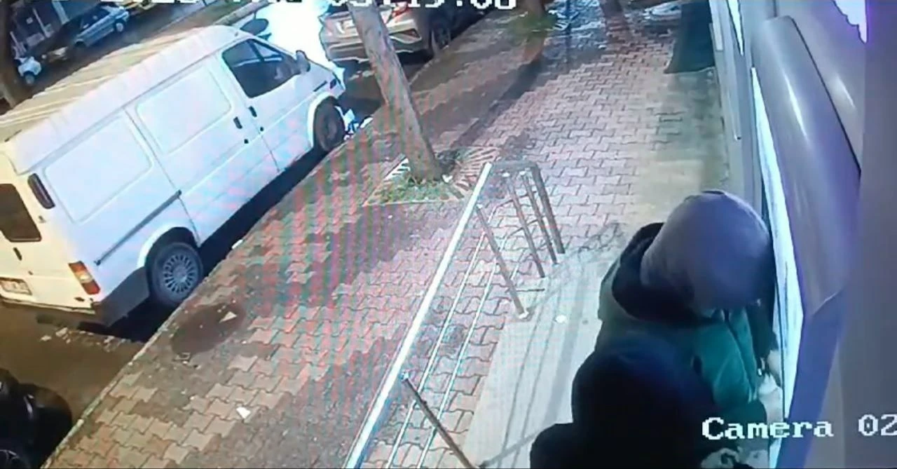 İstanbul'daki ATM'leri böyle patlatıp paraları çaldılar - 1. Resim