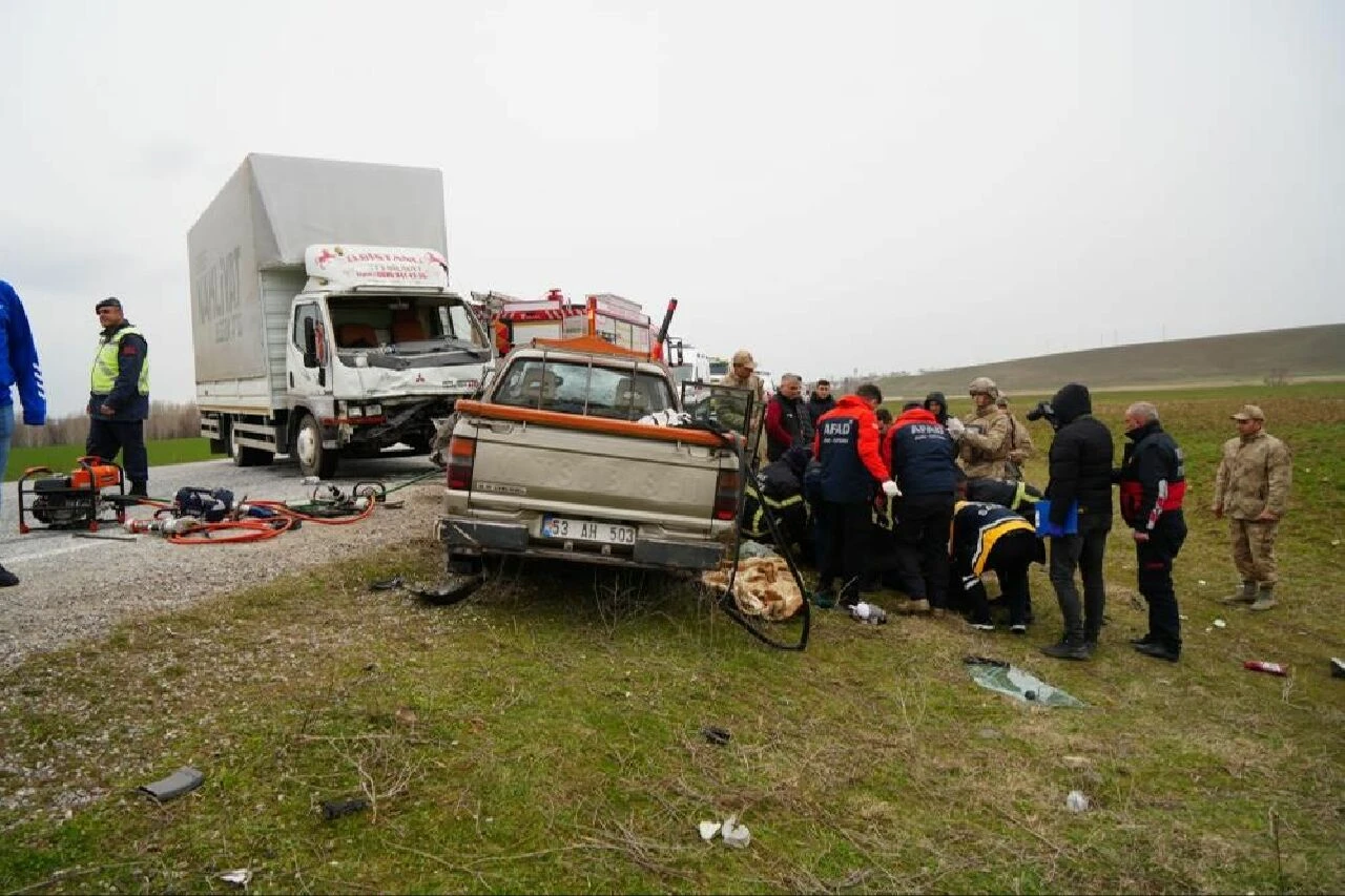 Muş-Varto karayolunda feci kaza: 1 ölü, 2 yaralı - 3. Resim