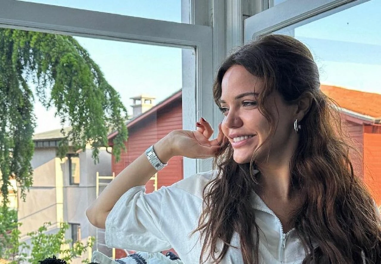 Şahane Hayatım'da Şebnem karakterini Hilal Altınbilek oynuyor